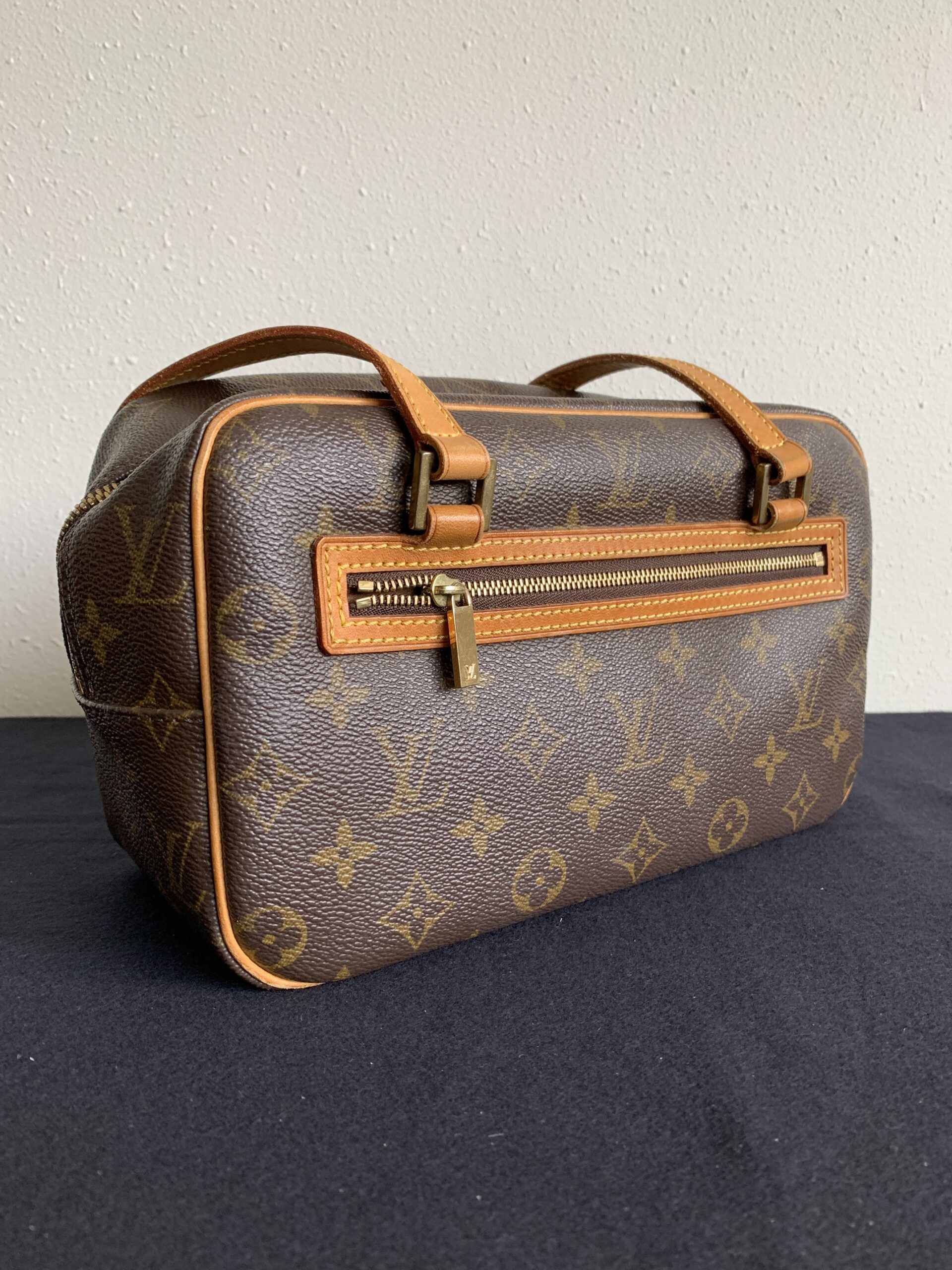 Louis Vuitton Cite MM Mono FL0052 | American Coin and Vault