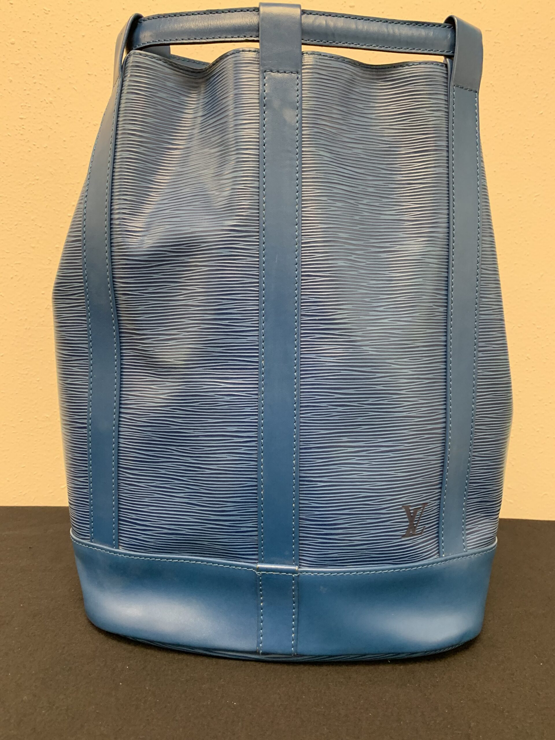 louis vuitton blue epi leather bag